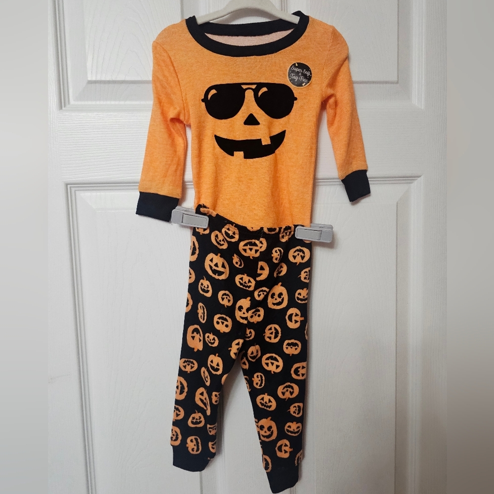 NWOT 12 Month Halloween Pumkin Pajamas
